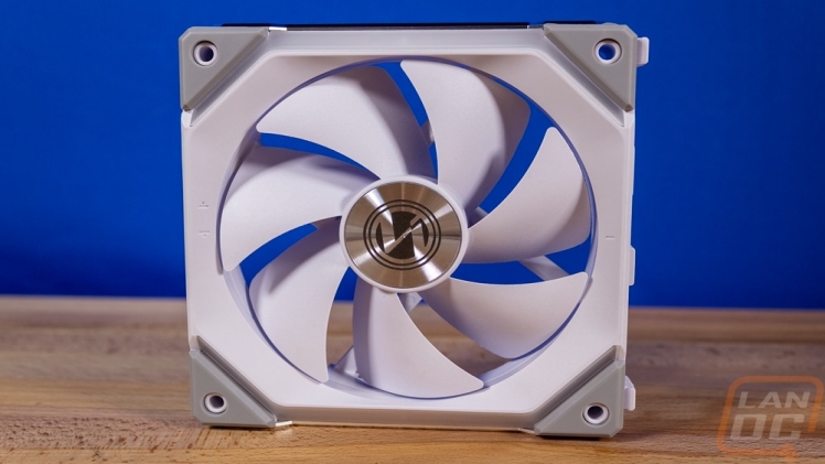 Exploring the Lian Li ST120: A Cool and Colorful Fan for Your Computer Exploring the Lian Li ST120: A Cool and Colorful Fan for Your Computer