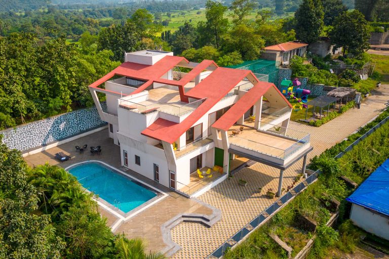 Planning a Corporate Retreat? Why Karjat’s Luxury Villas Make the Ideal Choice