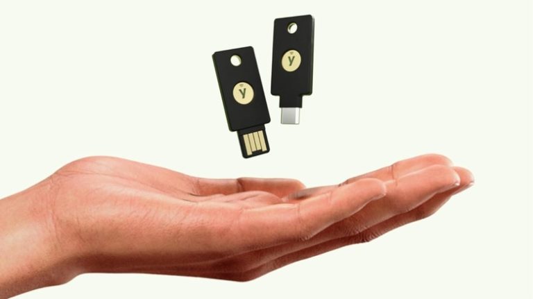 The Gadgets That Fit in Your Palm and Run Your Day The Gadgets That Fit in Your Palm and Run Your Day