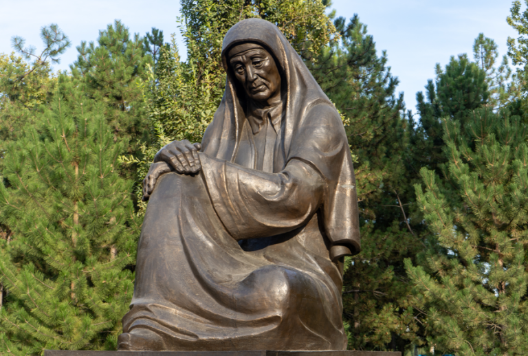 Designing a Custom Bronze Sculpture That Tells a Story Designing a Custom Bronze Sculpture That Tells a Story