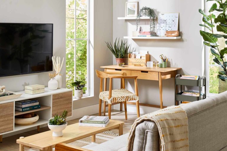 How to Arrange Your Living Room When You Need Both a Computer Table and Coffee Table